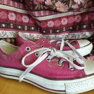 Size 3 Pink Low Top Converse All Star w Gold Floral Detail